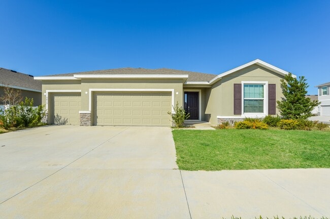 Building Photo - 5877 SW 82nd Ln