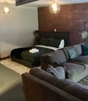 Building Photo - 102 Chapel St