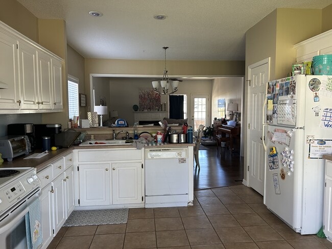 Building Photo - 105 Jamie Cove