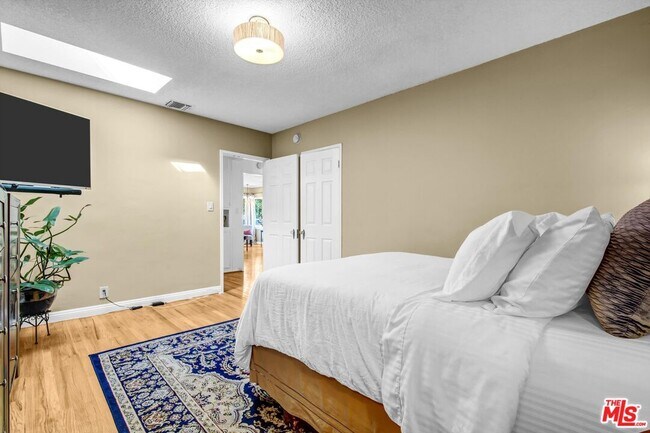 Building Photo - 5183 Maison Ave