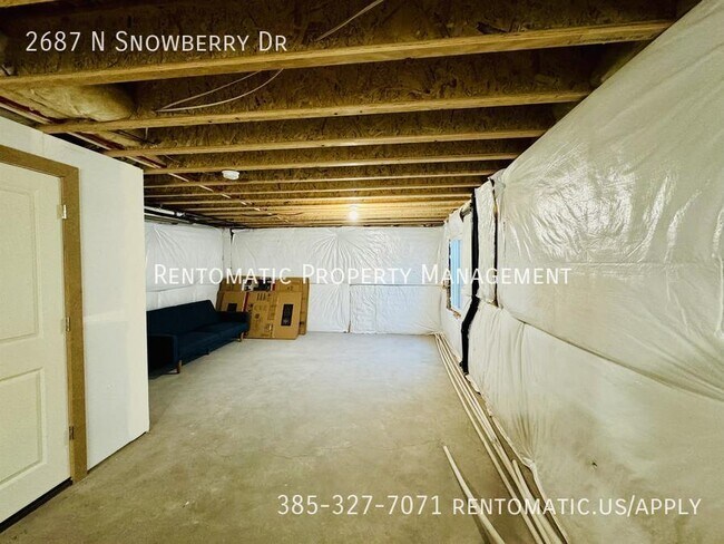 Building Photo - 2687 N Snowberry Dr