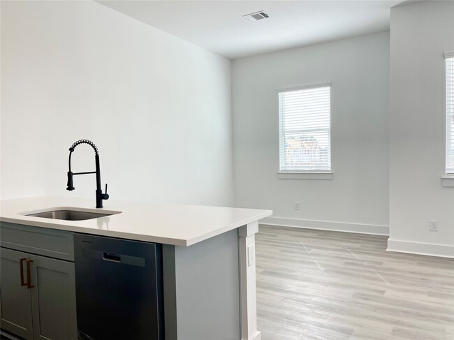 Building Photo - 22214 Dutch Oven Dr