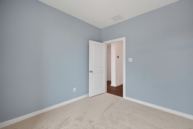 Building Photo - 599 Cypress Vly Ave