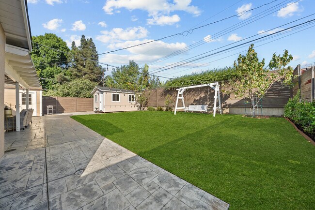Building Photo - 16745 Citronia St