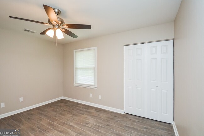 Building Photo - 1534 Flicker Rd