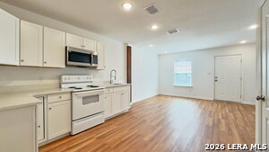 Building Photo - 3038 W Salinas