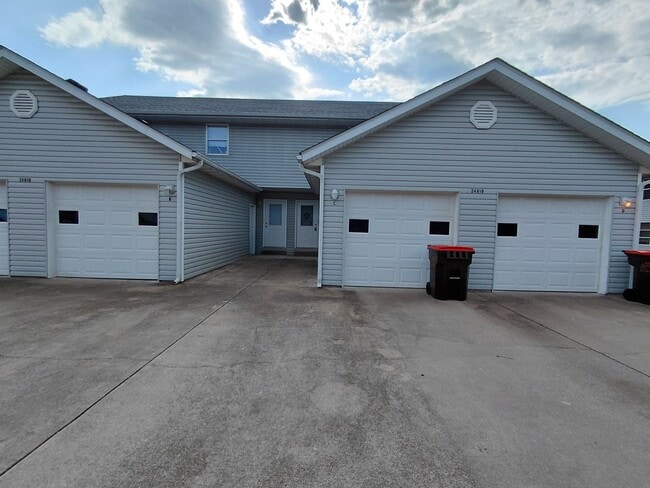 Building Photo - 24910 Scenic Dr