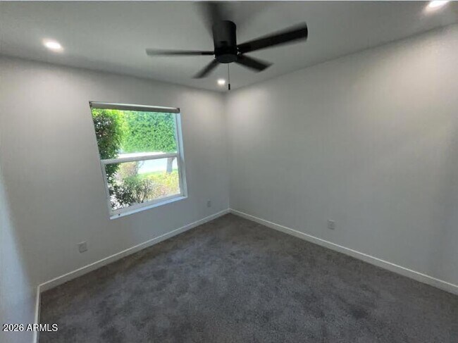 Building Photo - 6110 E Blanche Dr