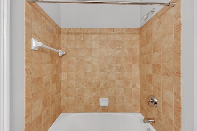 Building Photo - Luxury Treetop Penthouse