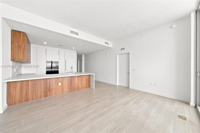 Building Photo - 1400 Biscayne Blvd
