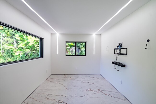 Building Photo - 3711 Battersea Rd