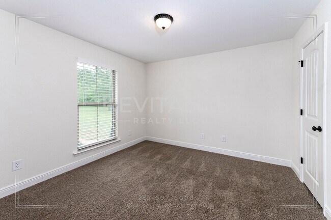 Building Photo - Elegant 4 Bed 3 Bath Cul-de-sac Home in Silverhill