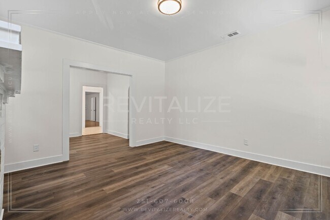 Building Photo - Charming 3 Bed 2 Bath Bungalow in Mobile