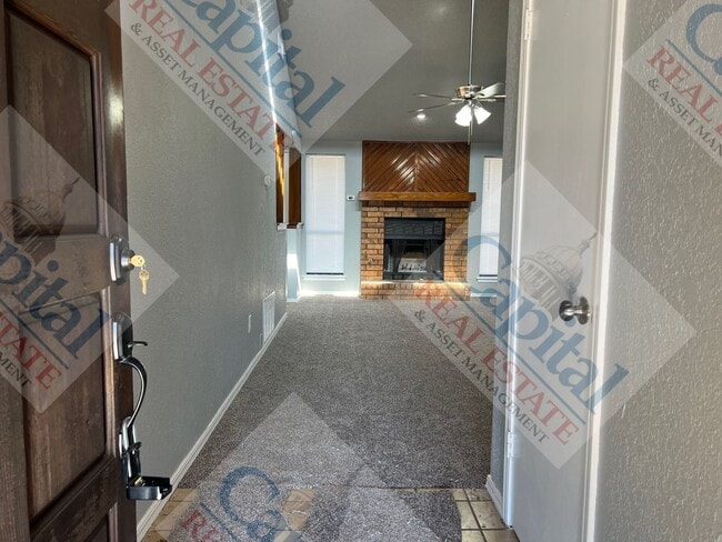 Building Photo - Cozy 3 Bedroom