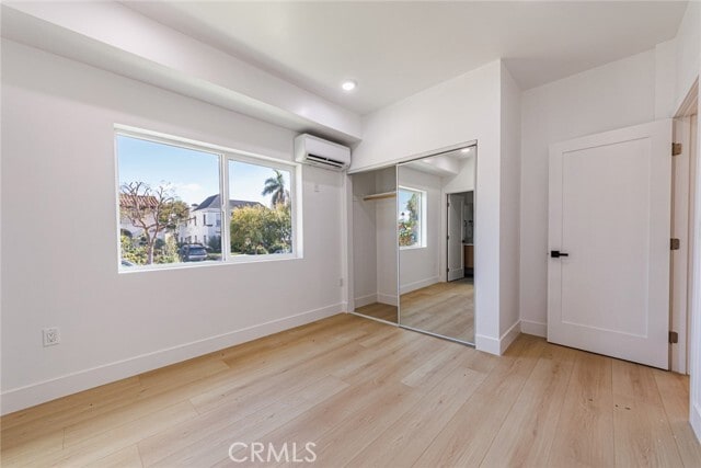 Building Photo - 1557 S Ogden Dr