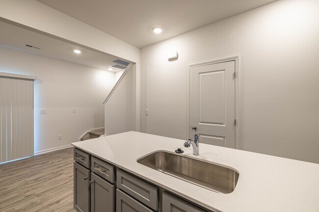 Building Photo - 2 Bedroom Townhome in Lowell (Minutes from I-85)- JULY MOVE IN!