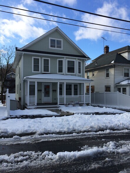 Building Photo - 17 Lincoln Ave