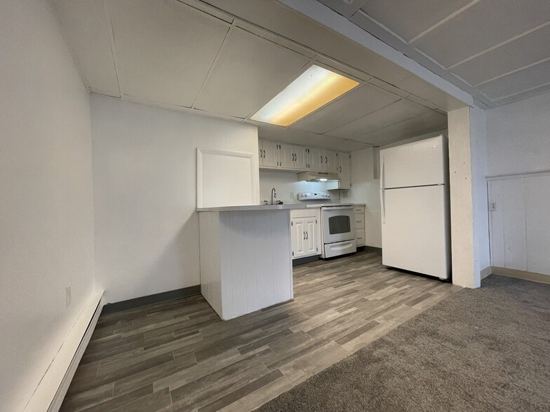 Primary Photo - 139 S York Rd