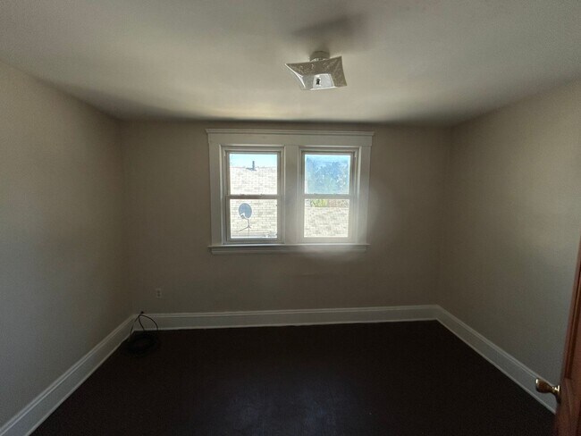 Building Photo - 3589 W 50th St