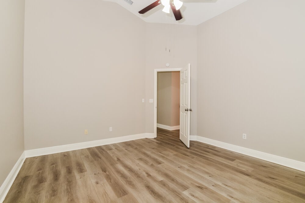 Building Photo - 424 Lancers Dr