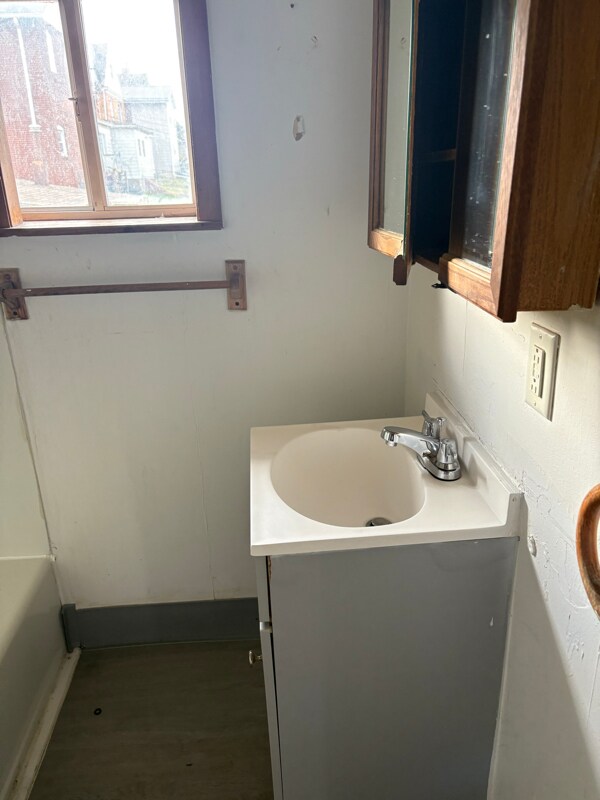 Building Photo - 1910 Maple St