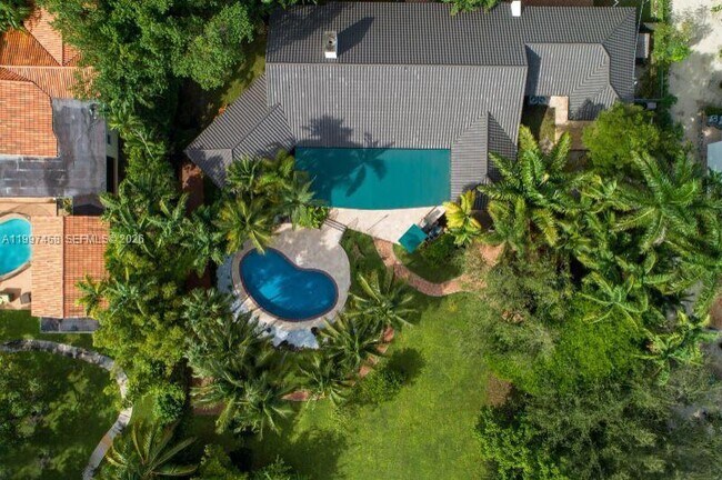 Building Photo - 7405 SW 79th Ct