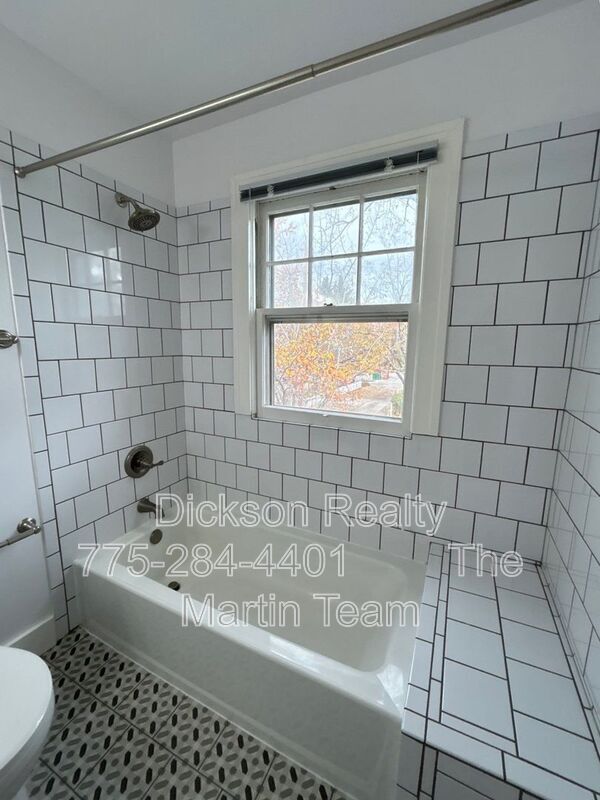 Building Photo - 901 Walker Ave