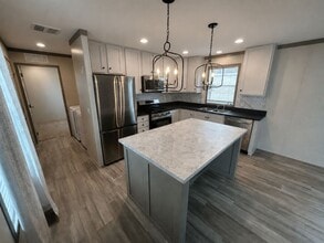 Building Photo - 324 Utah Ct