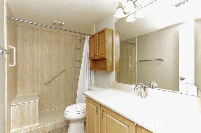 Building Photo - 10332 N Cape Fear Ln