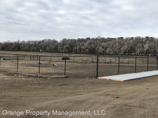 Building Photo - 1406 Main St N