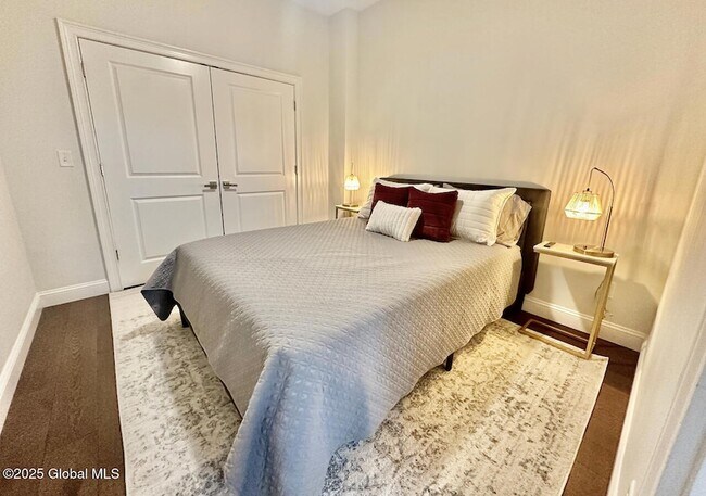 Building Photo - 77 Van Dam St