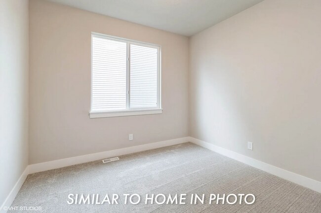 Building Photo - 3302 NE Fawn Ln