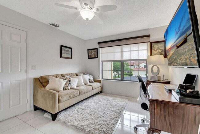 Building Photo - 8320 Waterline Dr