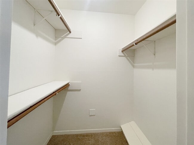 Building Photo - 13 N Deerfoot Cir