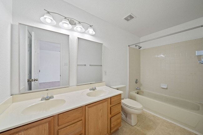 Building Photo - 7 Kenrock Ridge