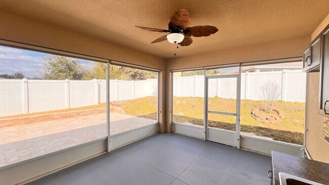 Building Photo - Immaculate 4 BR / 3 BA - With an OFFICE!