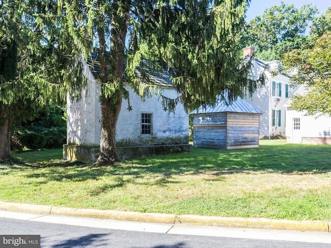 Building Photo - 8870 Ashgrove House Ln