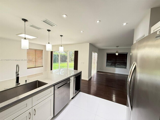 Building Photo - 1696 SW 109th Terrace