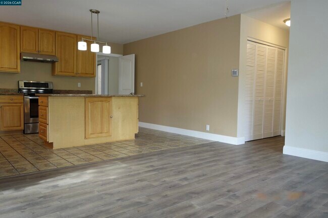 Building Photo - 112 Marchbanks Ct