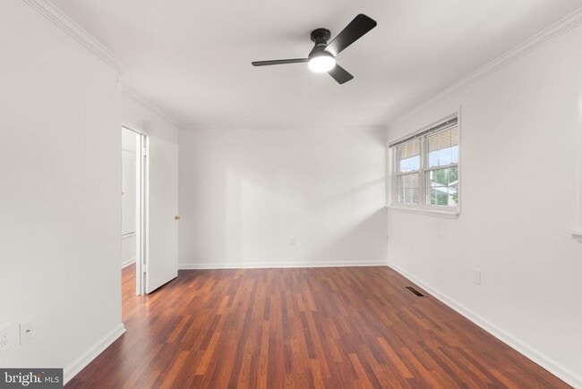 Building Photo - 1949 Kennedy Dr