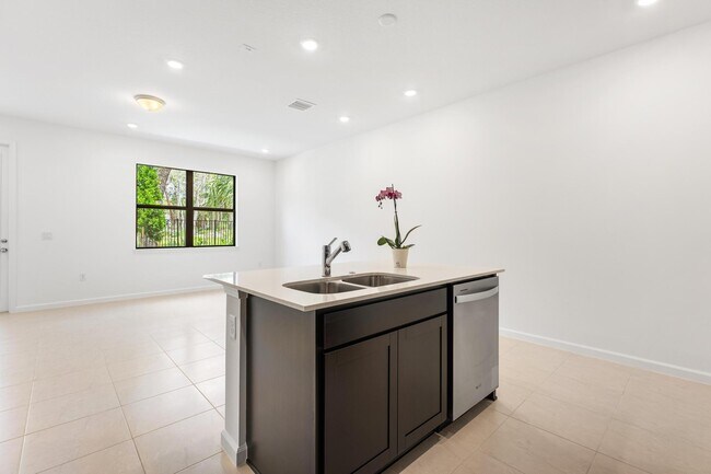 Building Photo - 4315 Efendi Dr