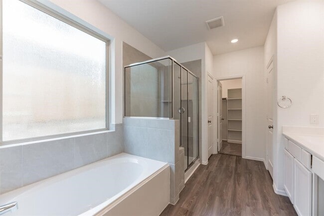 Building Photo - 6016 Heritage Creek Ln