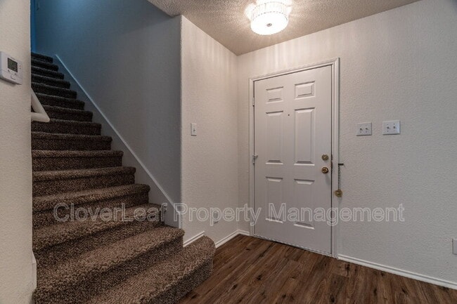 Building Photo - 446 S Water Ln