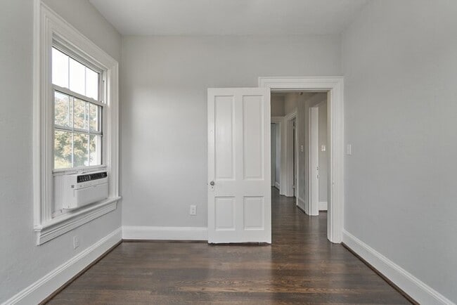 Building Photo - GORGEOUS COLONIAL HOME FOR RENT IN NEWPORT NEWS!!!