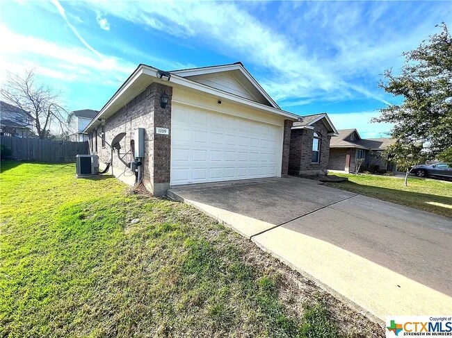 Building Photo - 1119 Burgess Dr