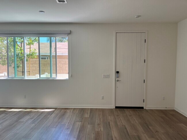 Building Photo - 54 Harmony Dr