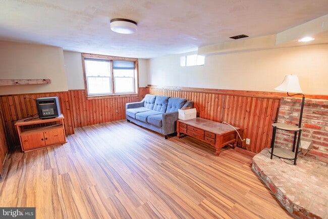 Building Photo - 419 University Blvd