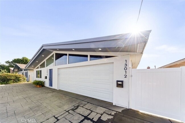 Building Photo - 13010 Hartland St