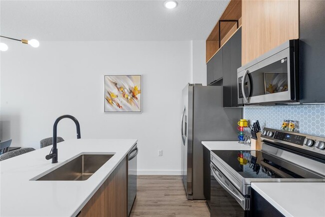 Building Photo - 8779 Zen Dr