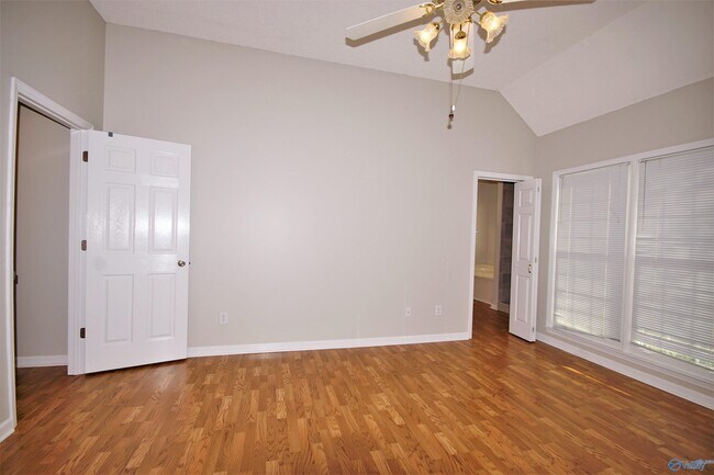 Building Photo - 115 Markum Ln
